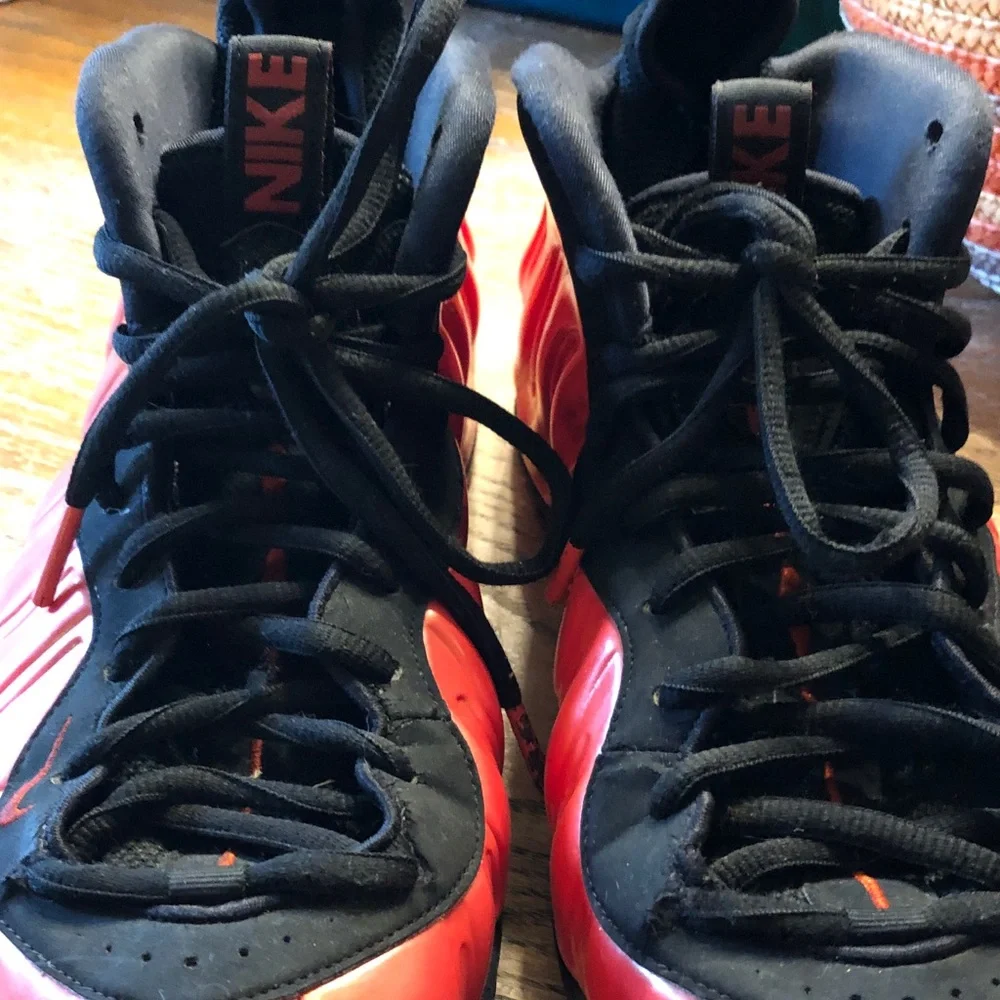 Nike Men’s Sports Red-Black Foamposite Low-Top Sneakers - Picture 4 of 15